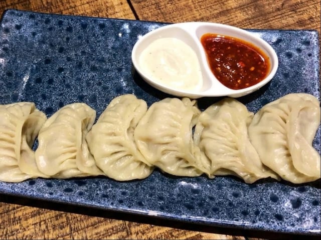 Steamed Chicken Momos.